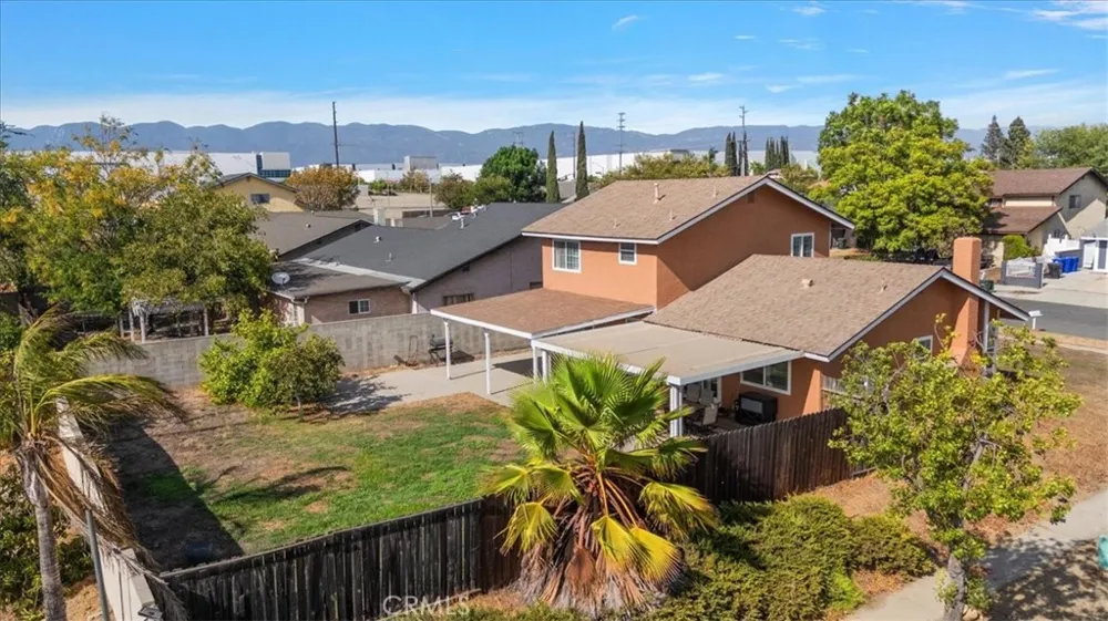 7370 Palm Fontana, CA 92336