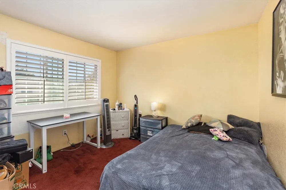 7370 Palm Fontana, CA 92336