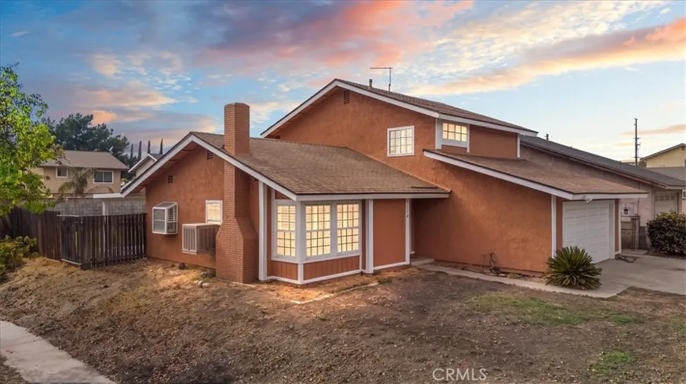 7370 Palm Fontana, CA 92336
