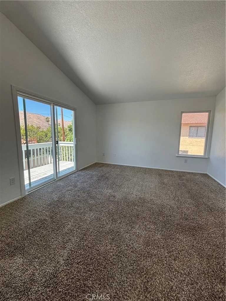 23711 Redbark Moreno Valley, CA 92557