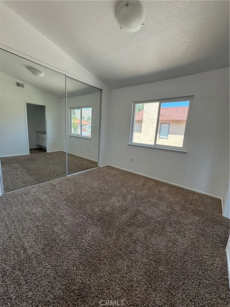 23711 Redbark Moreno Valley, CA 92557