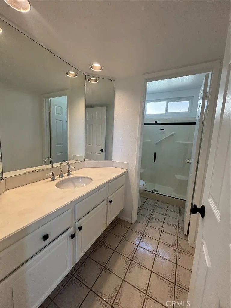 23711 Redbark Moreno Valley, CA 92557