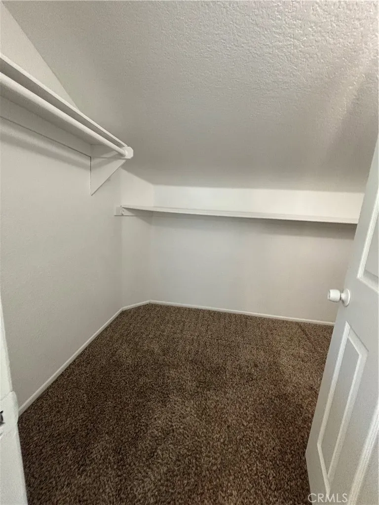 23711 Redbark Moreno Valley, CA 92557