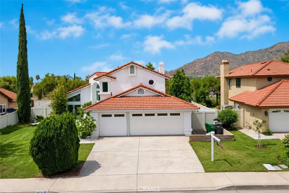 23711 Redbark Moreno Valley, CA 92557