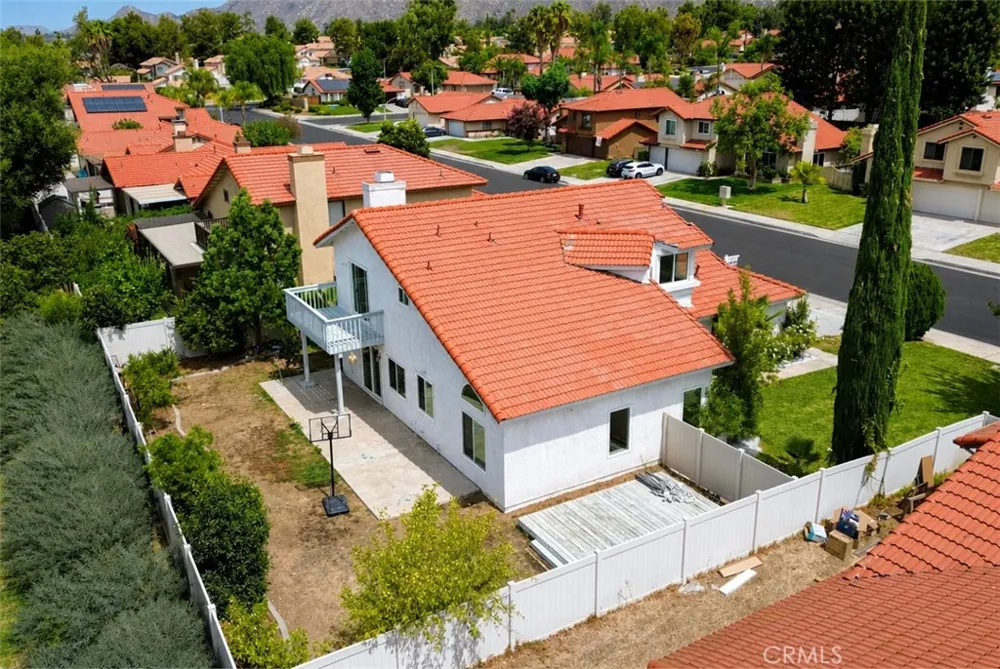 23711 Redbark Moreno Valley, CA 92557