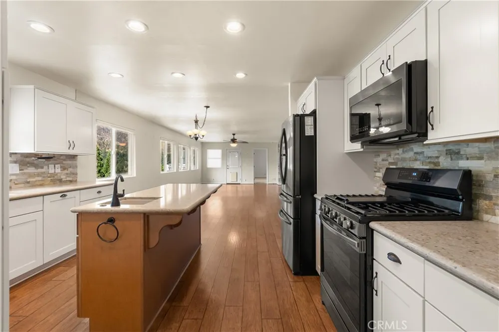 1211 Rivera Wrightwood, CA 92397