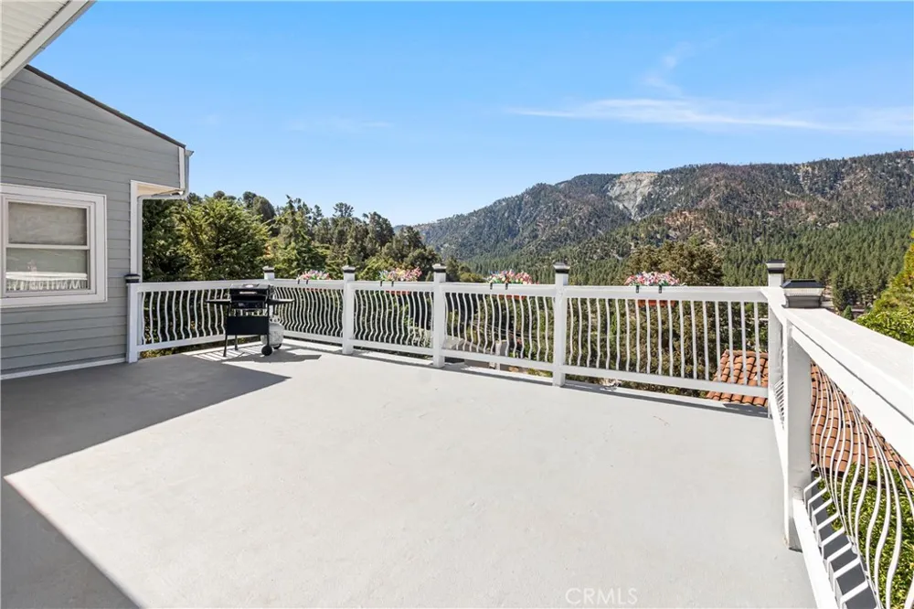 1211 Rivera Wrightwood, CA 92397