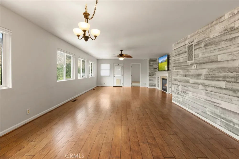 1211 Rivera Wrightwood, CA 92397