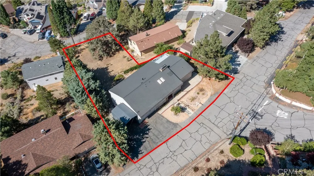 1211 Rivera Wrightwood, CA 92397
