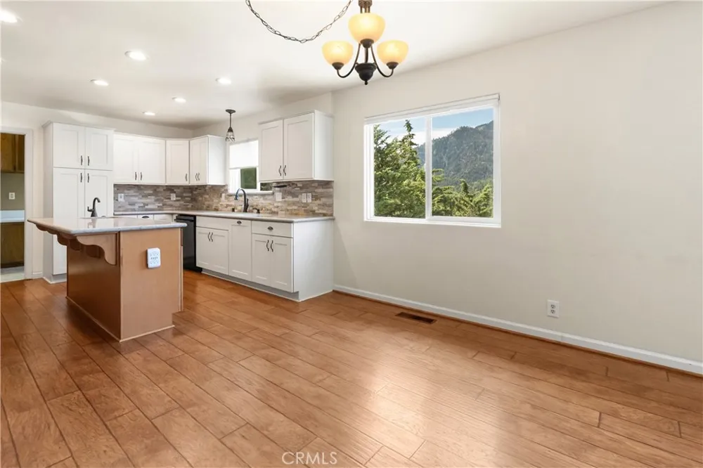 1211 Rivera Wrightwood, CA 92397