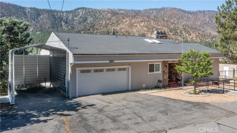 1211 Rivera Wrightwood, CA 92397
