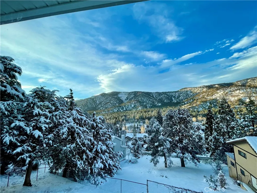 1211 Rivera Wrightwood, CA 92397