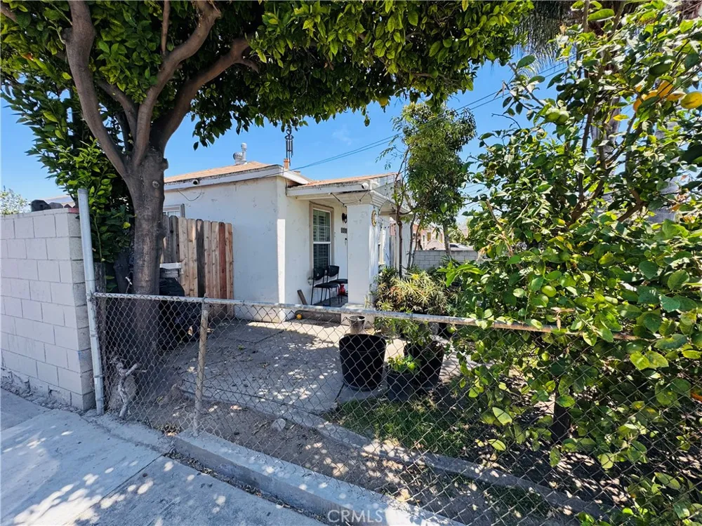 12101 Barnwall Norwalk, CA 90650