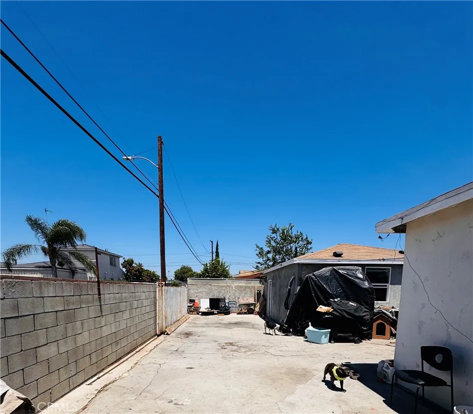 12101 Barnwall Norwalk, CA 90650