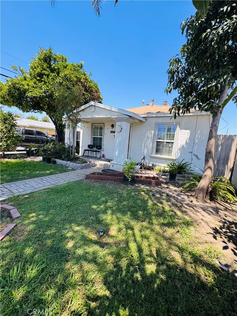 12101 Barnwall Norwalk, CA 90650