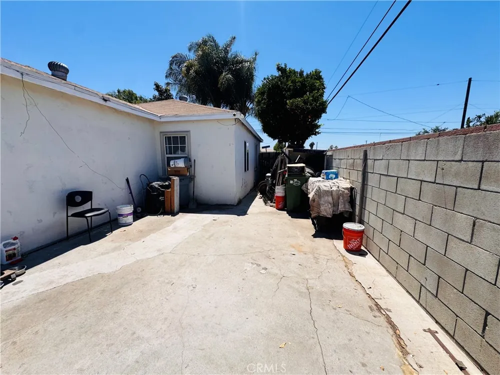 12101 Barnwall Norwalk, CA 90650