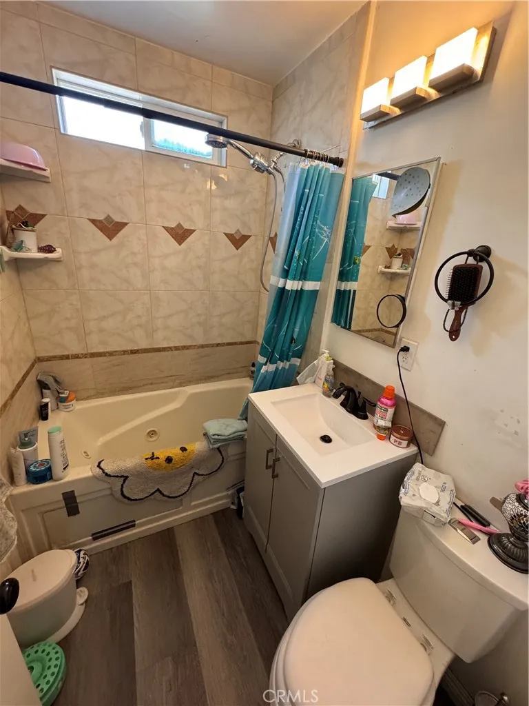 12101 Barnwall Norwalk, CA 90650