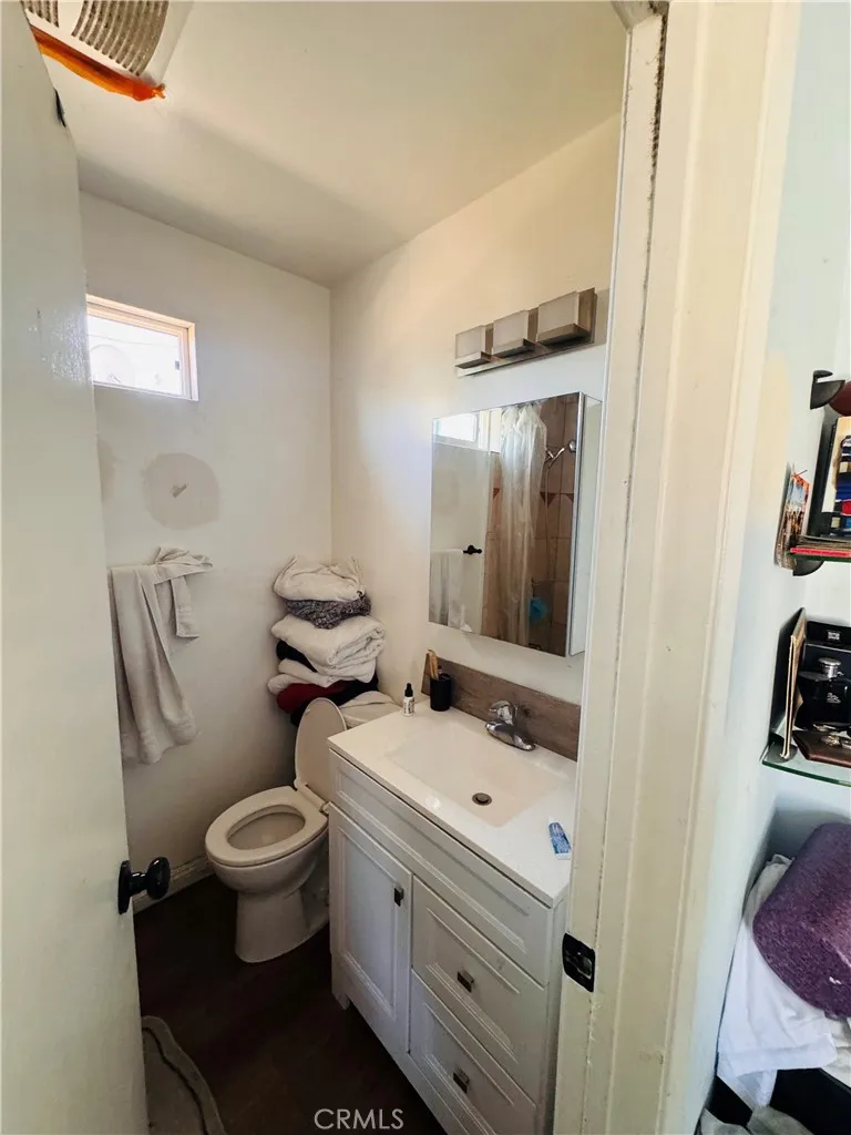 12101 Barnwall Norwalk, CA 90650