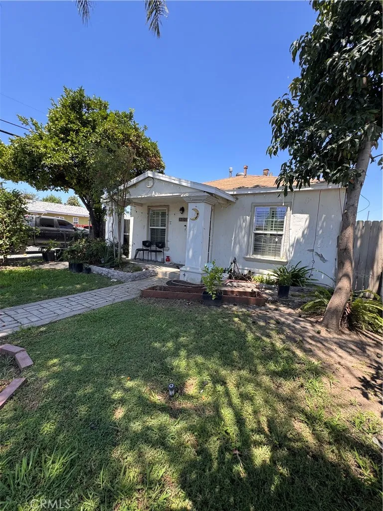 12101 Barnwall Norwalk, CA 90650