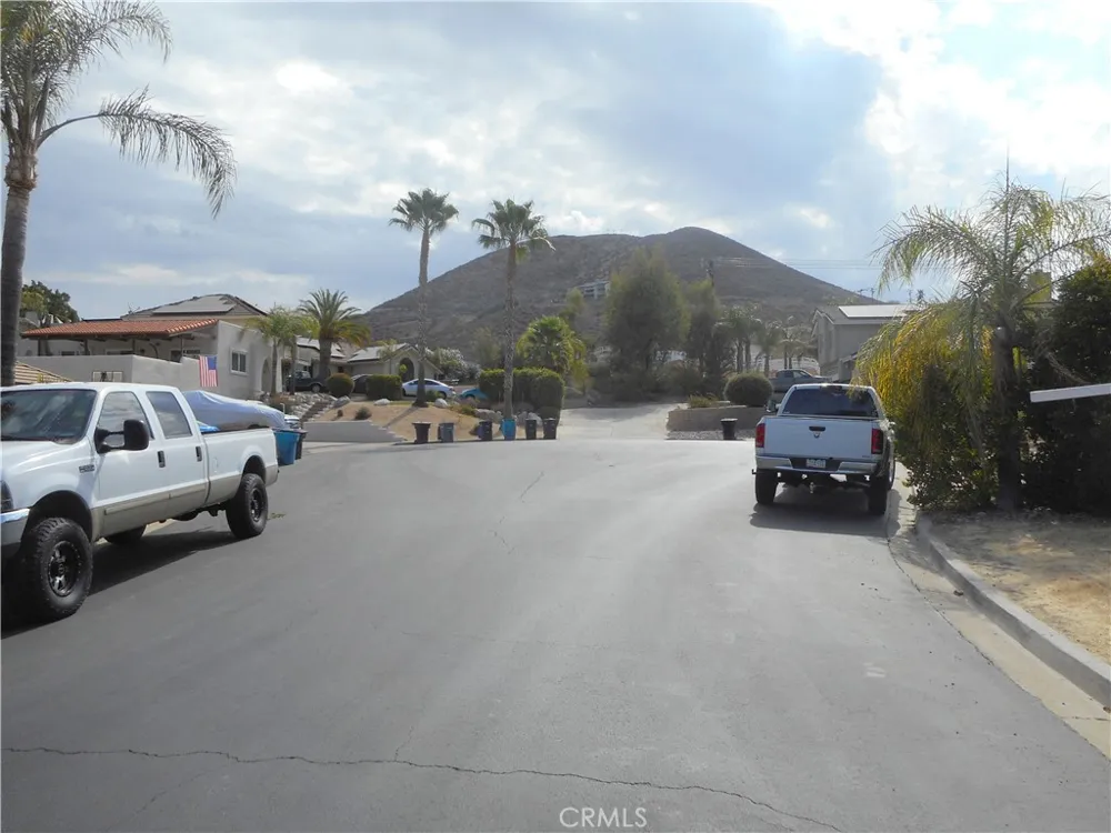 163 LASSON Canyon Lake, CA 92587