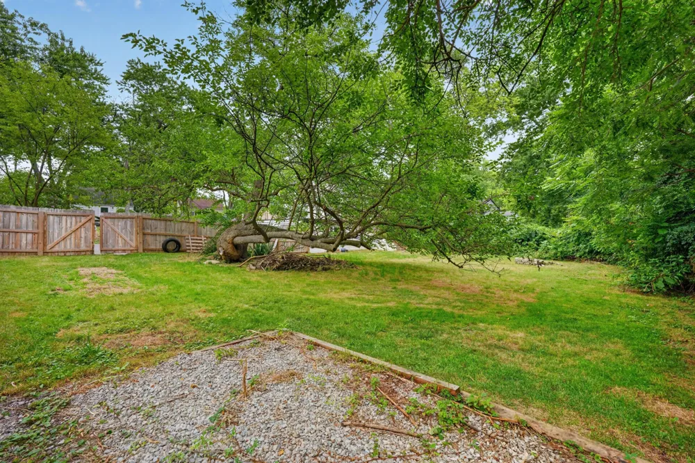230 Dick Avenue Pontiac, MI 48341