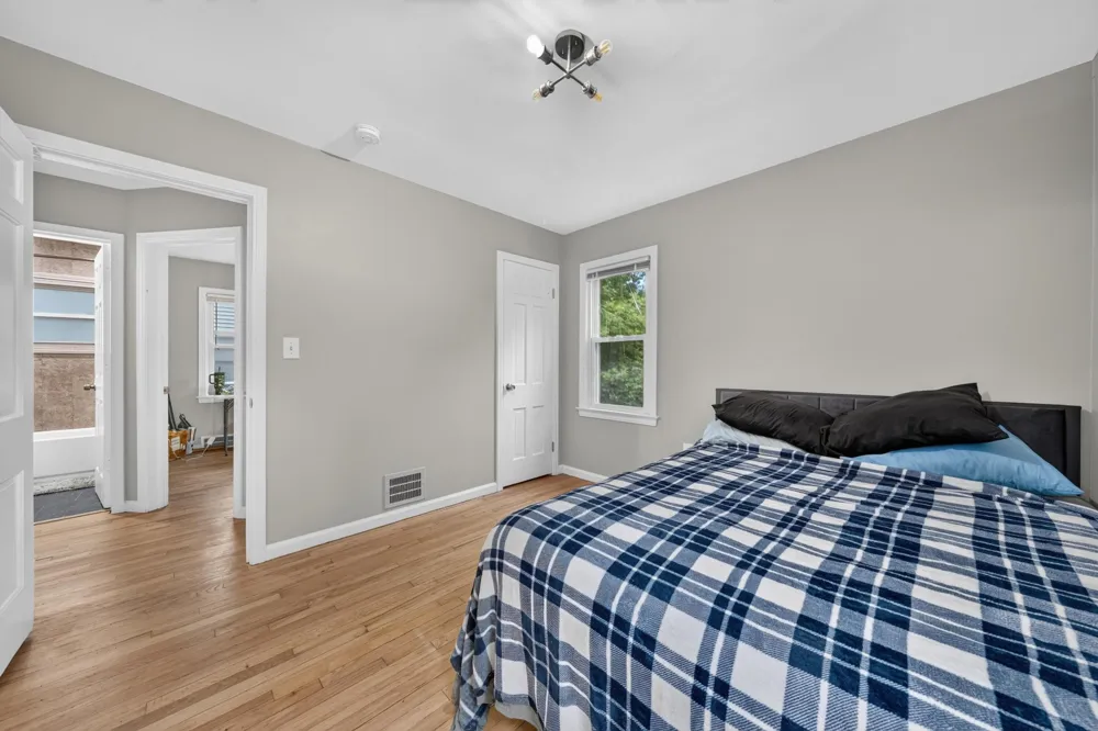 230 Dick Avenue Pontiac, MI 48341