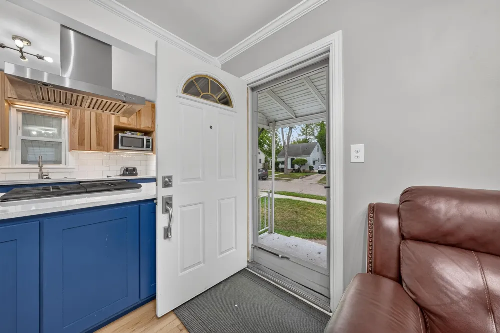 230 Dick Avenue Pontiac, MI 48341