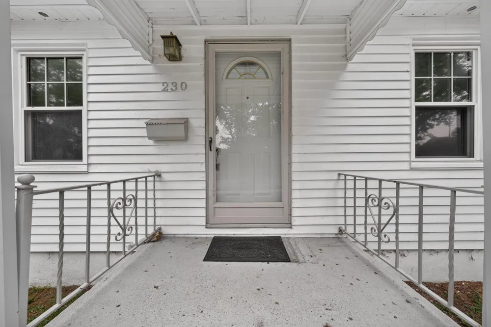 230 Dick Avenue Pontiac, MI 48341
