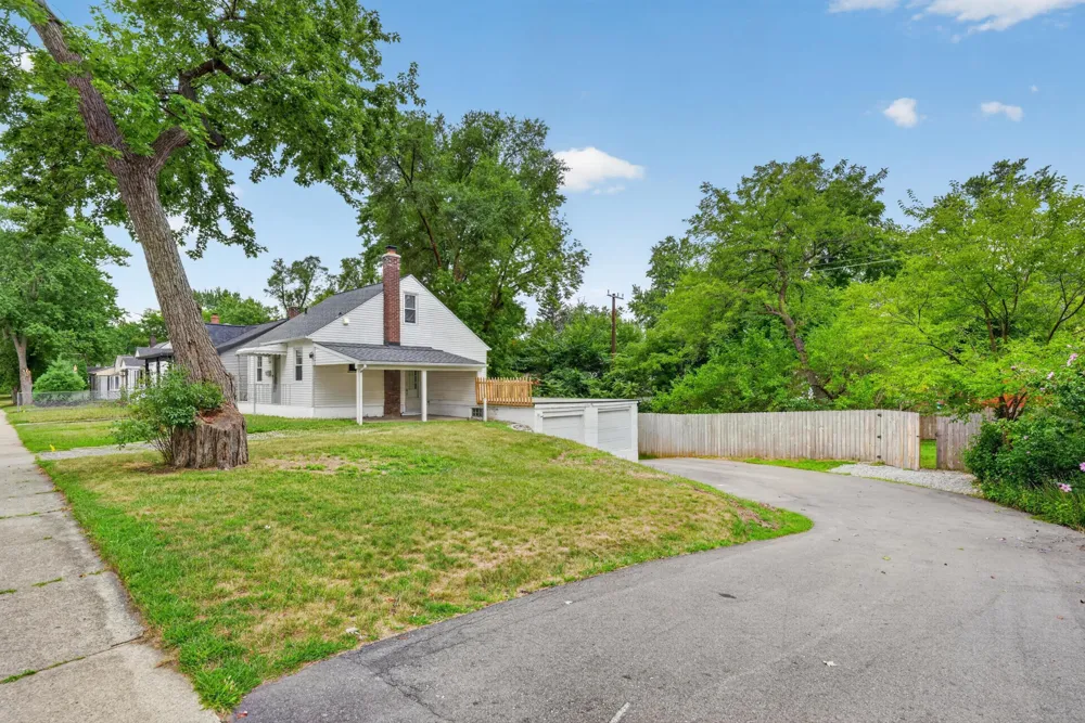 230 Dick Avenue Pontiac, MI 48341