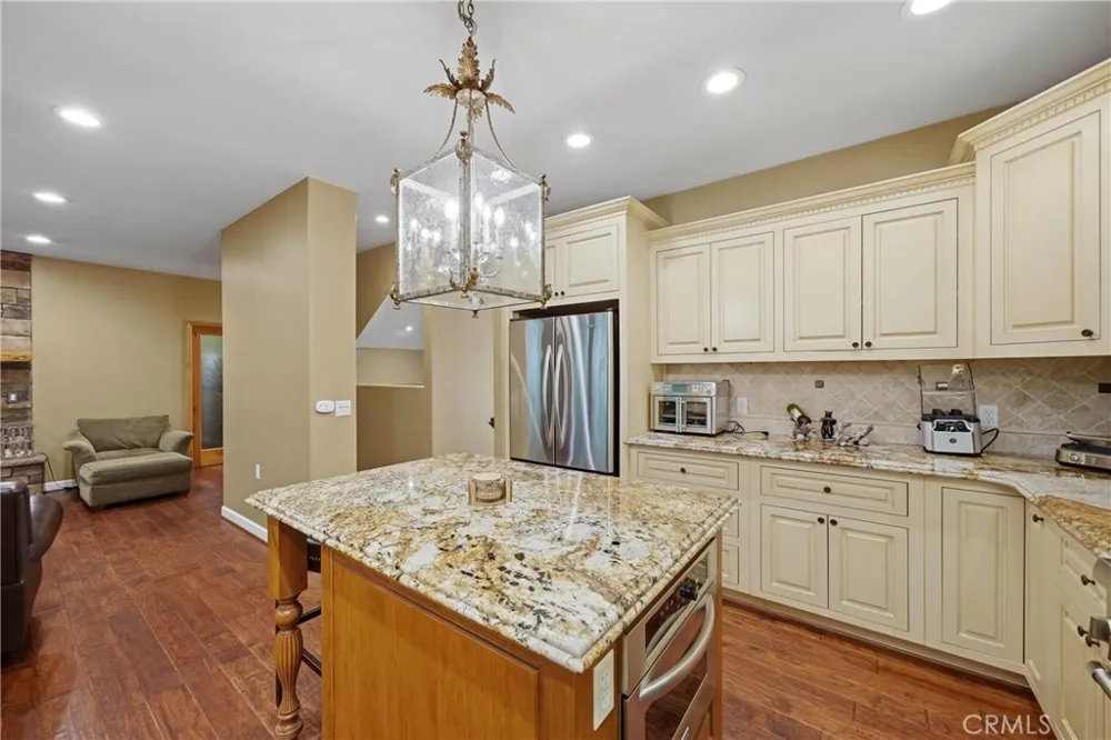 30151 Skyline Running Springs, CA 92382
