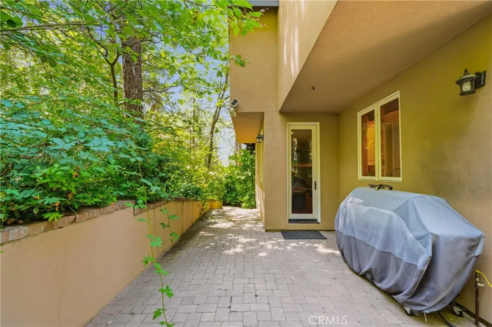 30151 Skyline Running Springs, CA 92382
