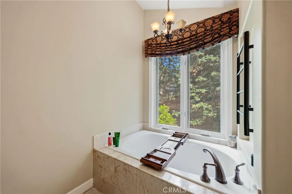 30151 Skyline Running Springs, CA 92382