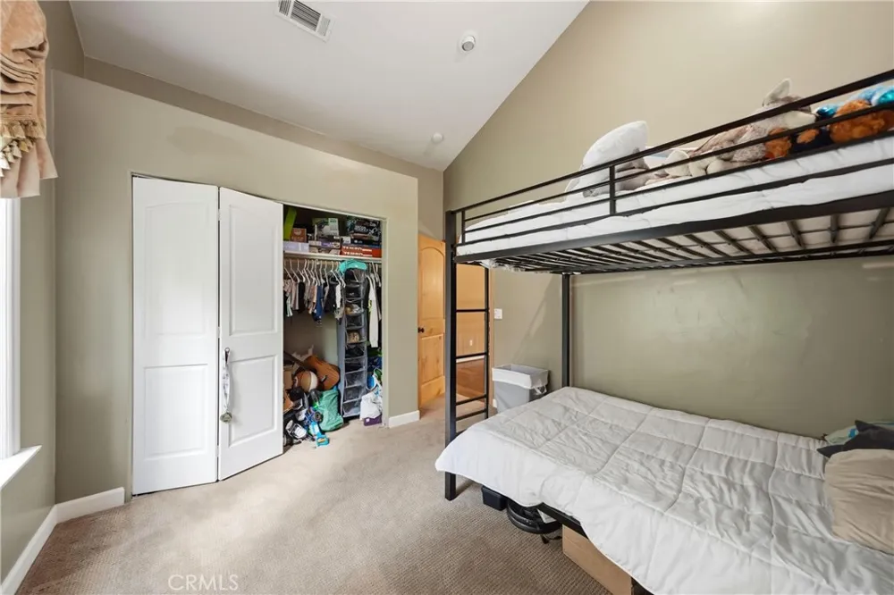 30151 Skyline Running Springs, CA 92382