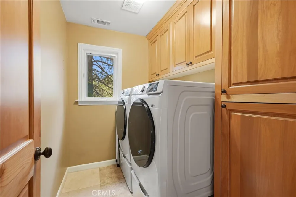 30151 Skyline Running Springs, CA 92382