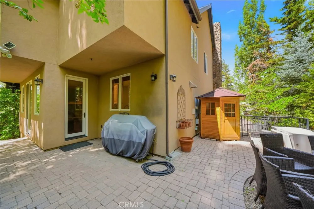 30151 Skyline Running Springs, CA 92382
