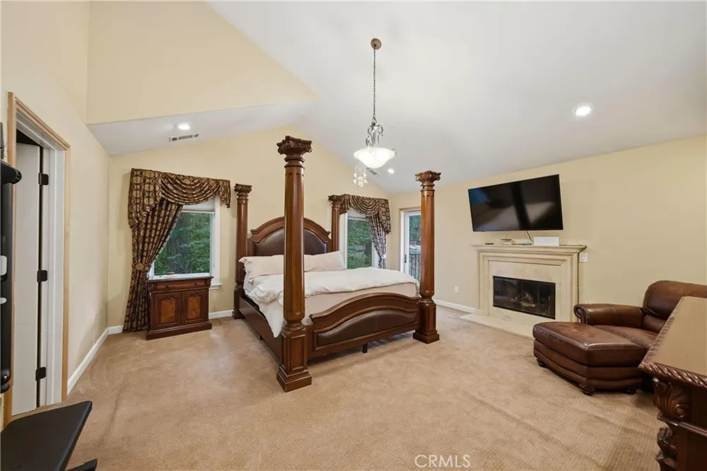 30151 Skyline Running Springs, CA 92382