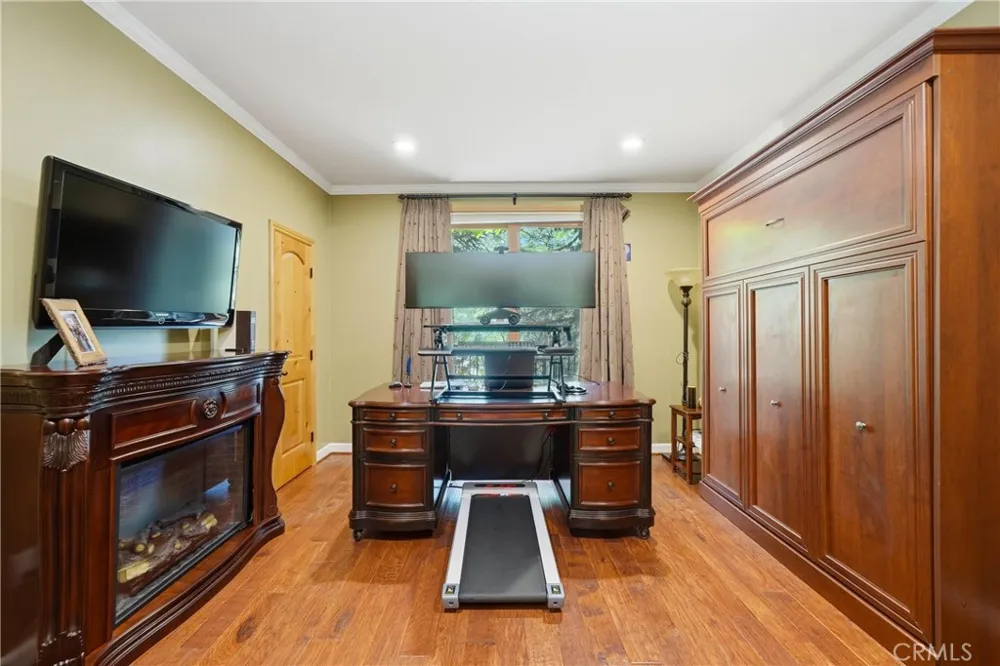 30151 Skyline Running Springs, CA 92382
