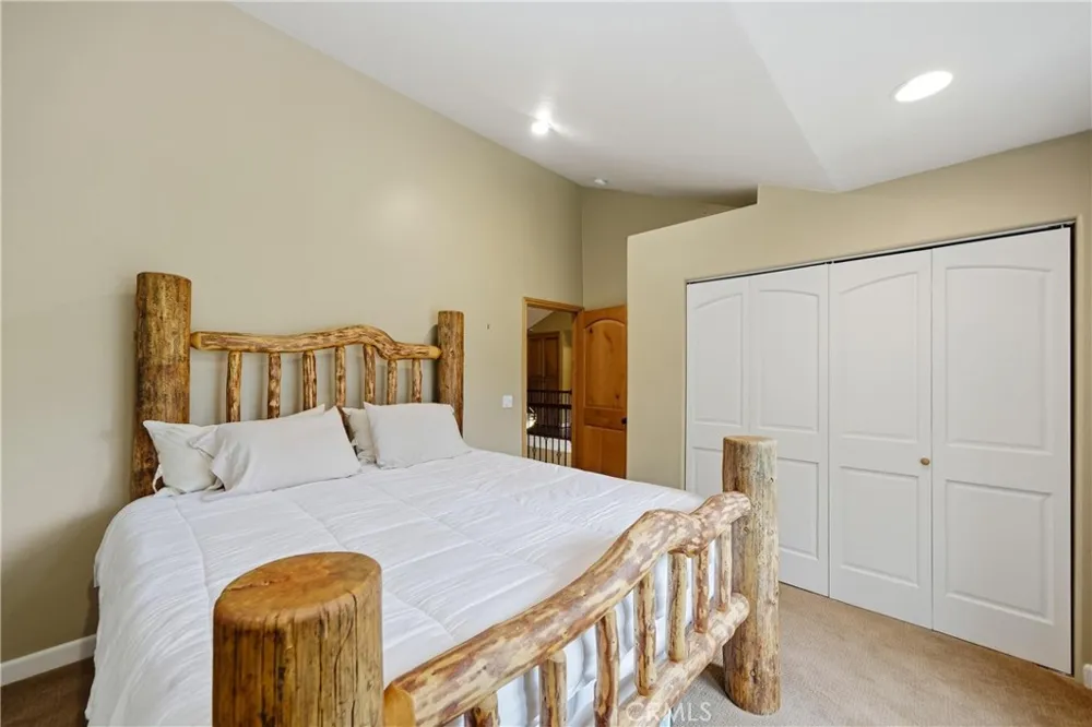 30151 Skyline Running Springs, CA 92382