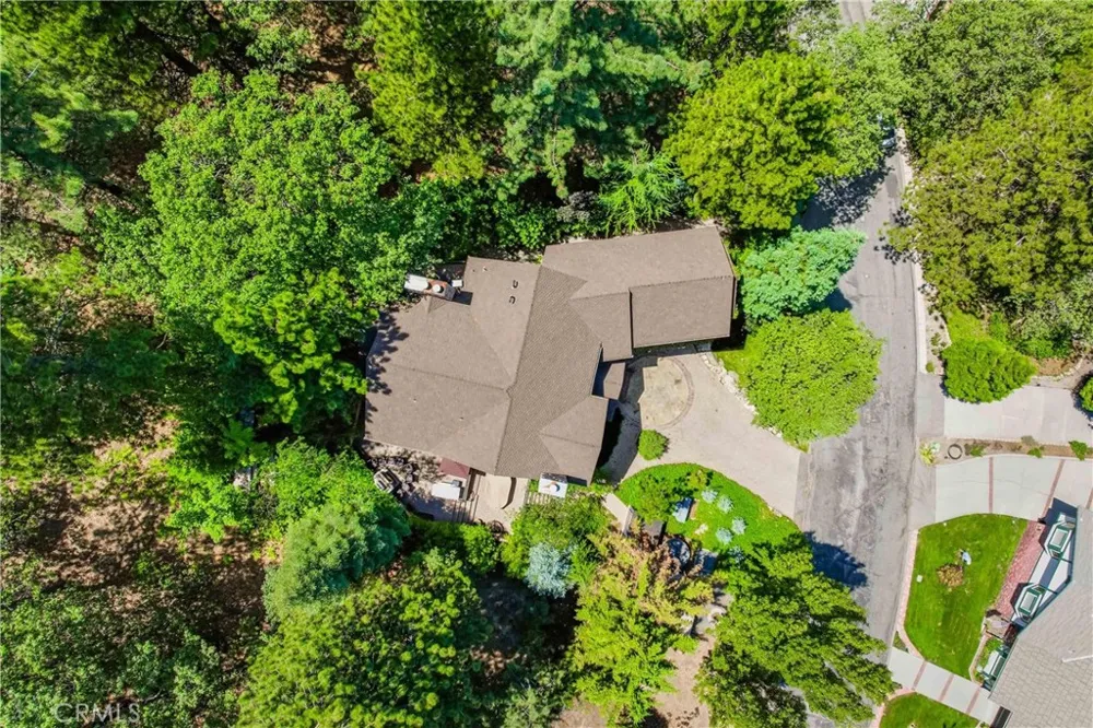 30151 Skyline Running Springs, CA 92382
