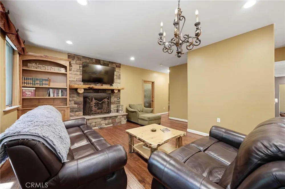 30151 Skyline Running Springs, CA 92382