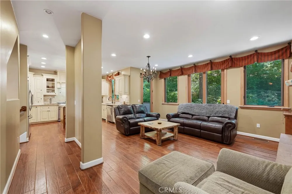 30151 Skyline Running Springs, CA 92382