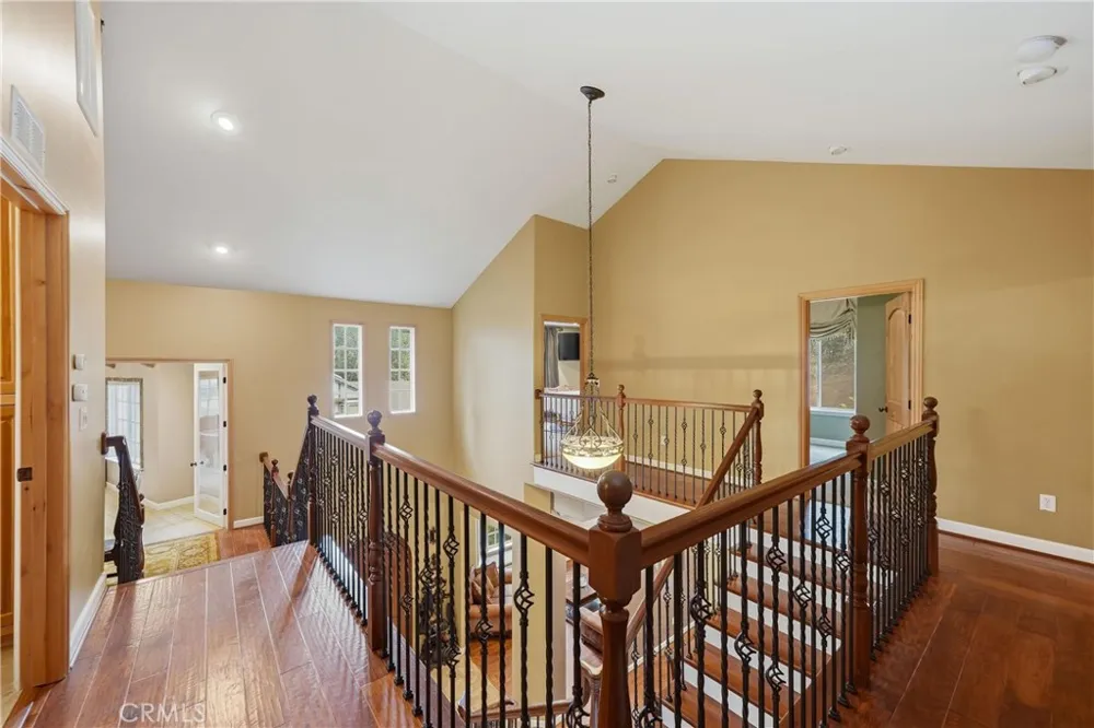 30151 Skyline Running Springs, CA 92382