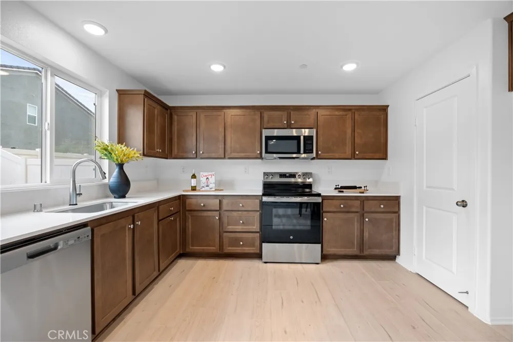2168 REDWOOD LANE Banning, CA 92220