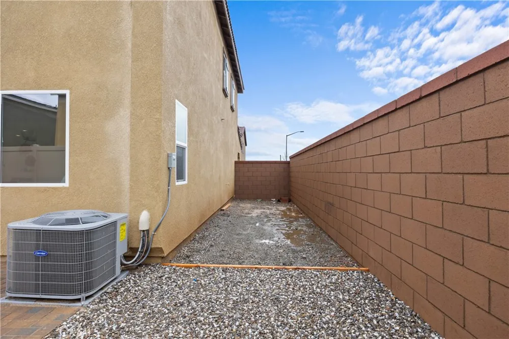 2168 REDWOOD LANE Banning, CA 92220