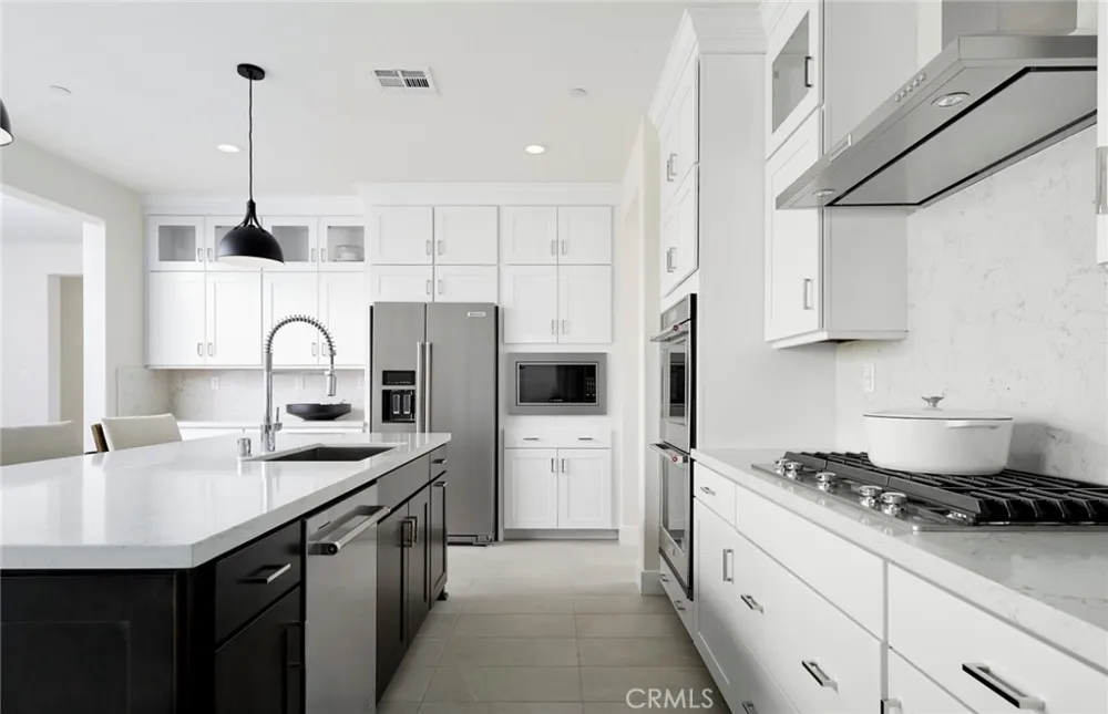 25099 Greythorne Drive Menifee, CA 92586