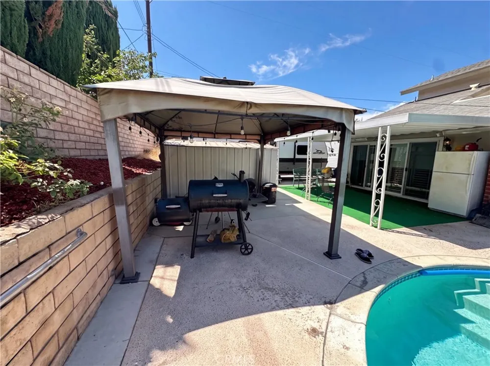 5981 Buchanan San Bernardino, CA 92404