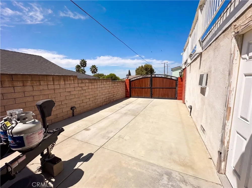 5981 Buchanan San Bernardino, CA 92404