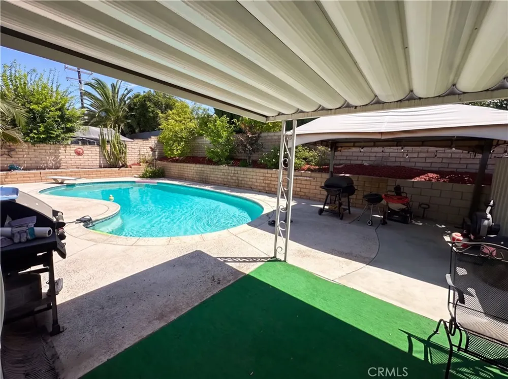 5981 Buchanan San Bernardino, CA 92404