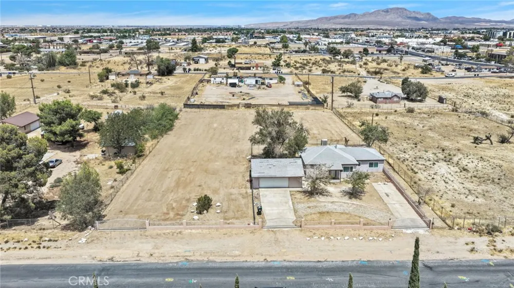 15212 Dos Palmas Victorville, CA 92392