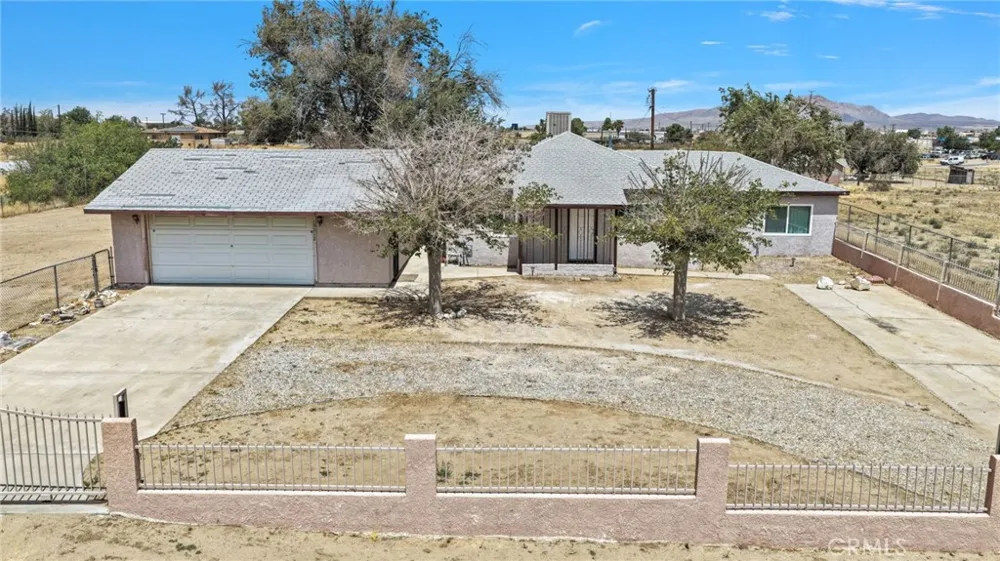 15212 Dos Palmas Victorville, CA 92392